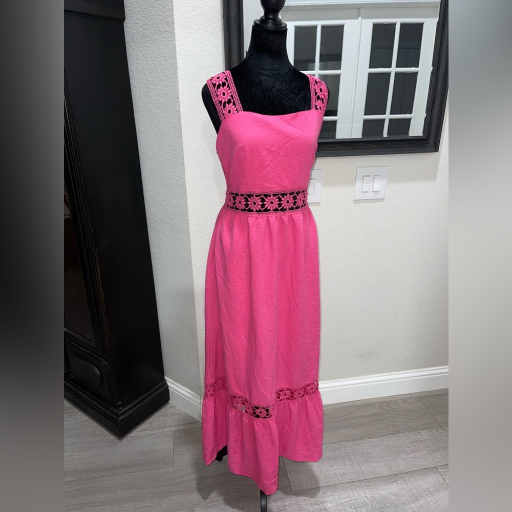 Medium pink maxi dress. Never worn. Looove the color. Super cute